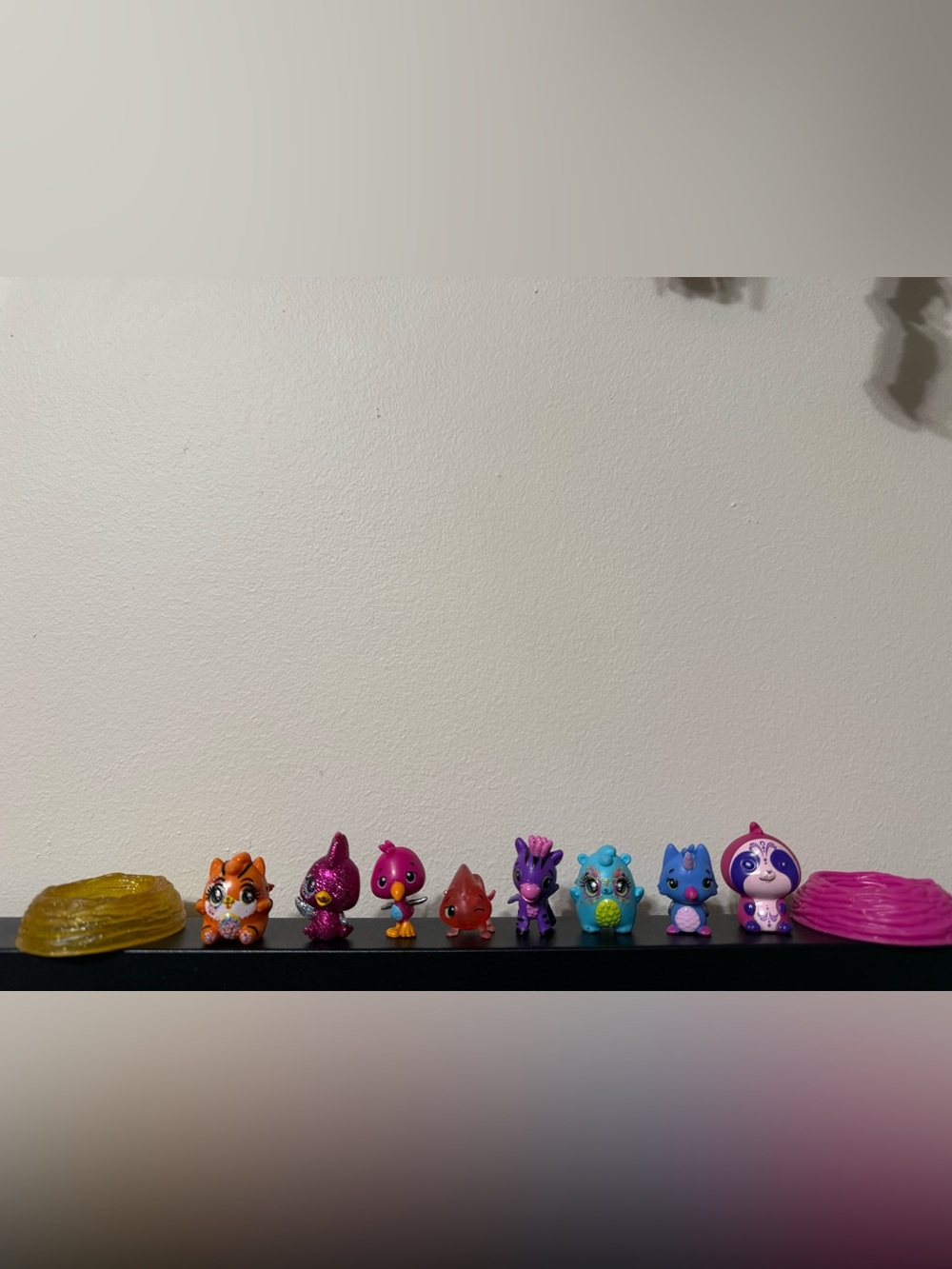 Hatchimals CollEGGtibles Mini Figure Lot w/ Nests Spin Master Collectible Toys
